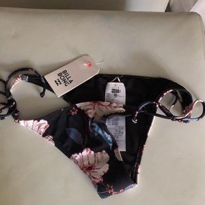 NWT flower patern swimsuit bottom size L